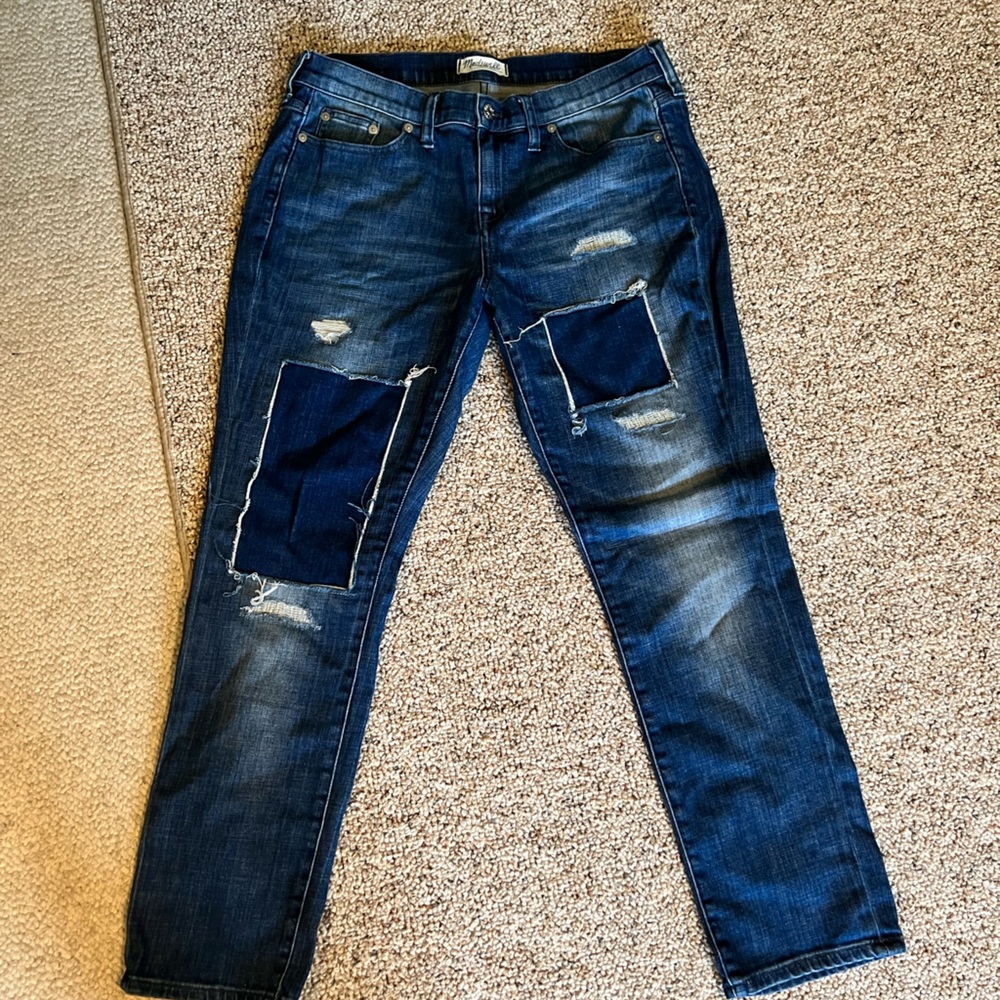 Slim boyjean in patchwork distressed